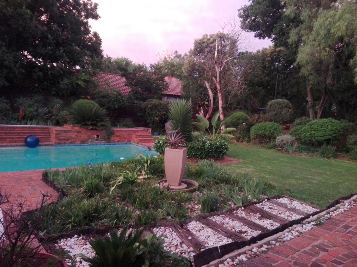 Fourways Guest Lodge Johannesburgo Exterior foto